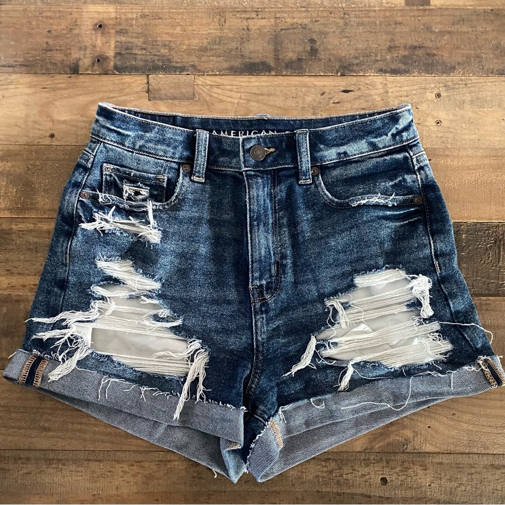 American Eagle High-Waisted Mom Short - Size 4